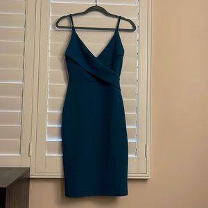 Lulu’s teal dress